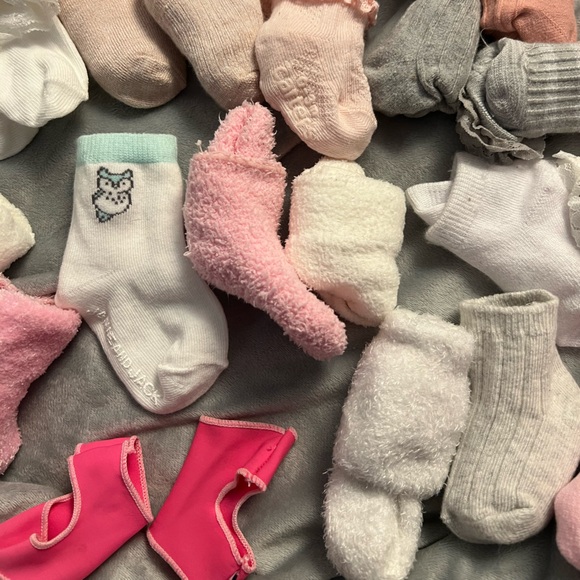 39 EUC nwot pairs baby girl newborn-3 months socks frilly socks fancy socks - Picture 9 of 13